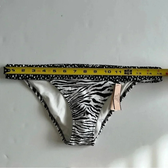 Victoria Secret‎ The Smocked Itsy Bottom Medium - Picture 8 of 9